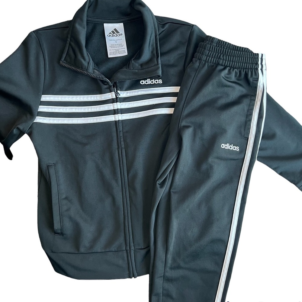Adidas Boys Size 5 Track Suit 100% Polyester Adidas kids track suit